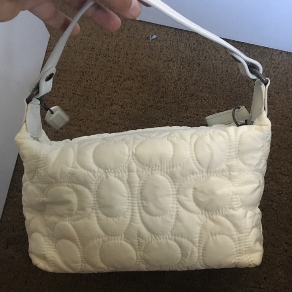 White coach bucket purse - Picture 3 of 7